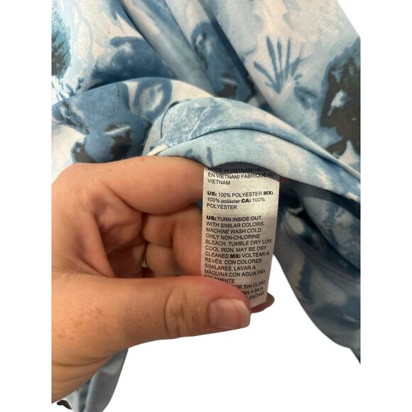 NWT WHBM Breathless Glass Blouse Ruffle
Pleated Waist V-Neck Size 12 - Picture 3 of 6